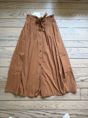 NWT THE GREAT. Treeline Skirt in Suntan